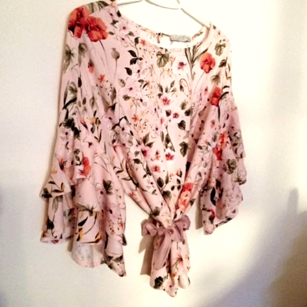 Dahlia Women's Blush Pink Floral Blouse with Ruffled Drop Sleeves Small Oversize